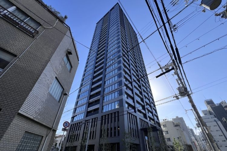 ザ・クロスシティタワーの外観