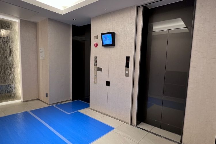 ザ・クロスシティタワーのエレベーター